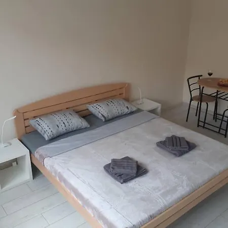 Apartament Mima *